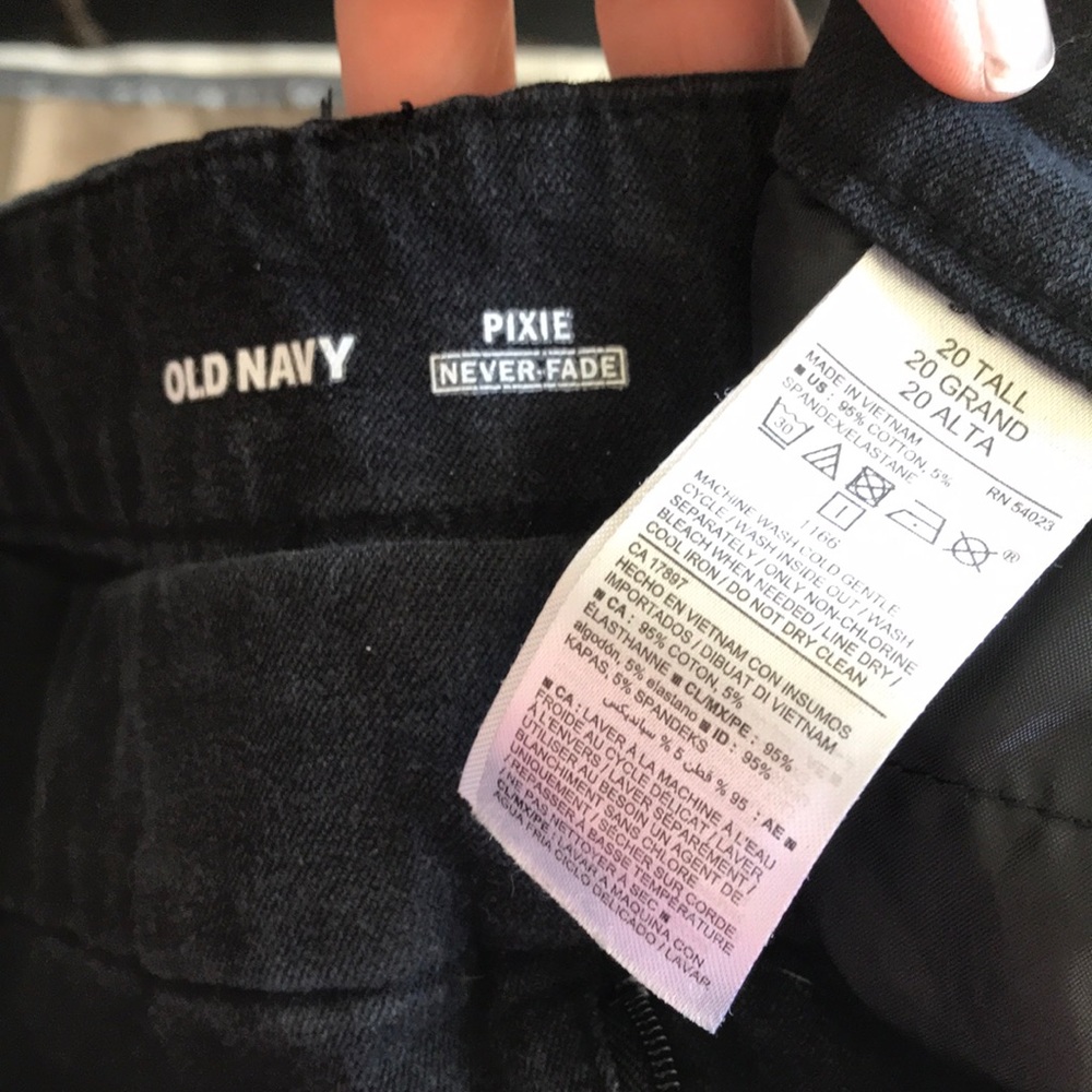 Old Navy Pixie Black Pants in 20 Tall